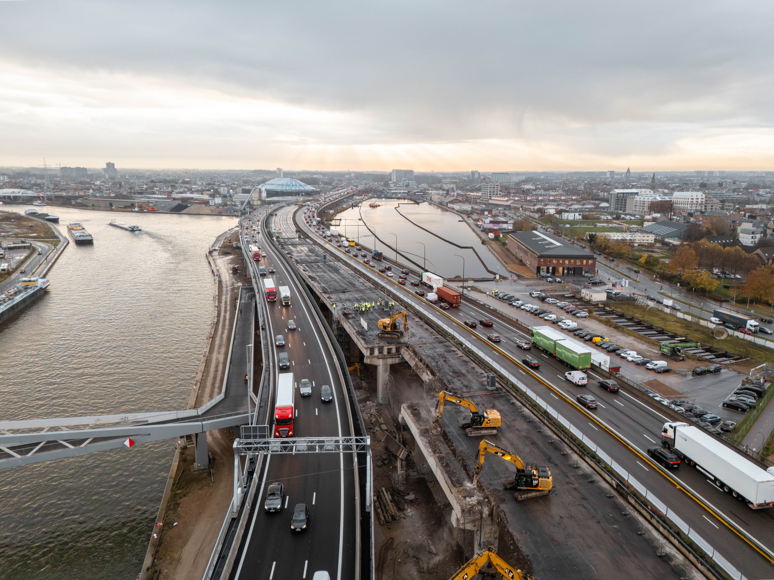 Aertssen Infra joue un rôle important dans la démolition historique du viaduc de Merksem