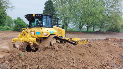 Bulldozer sur terrain – Easy Rent (placeholder)