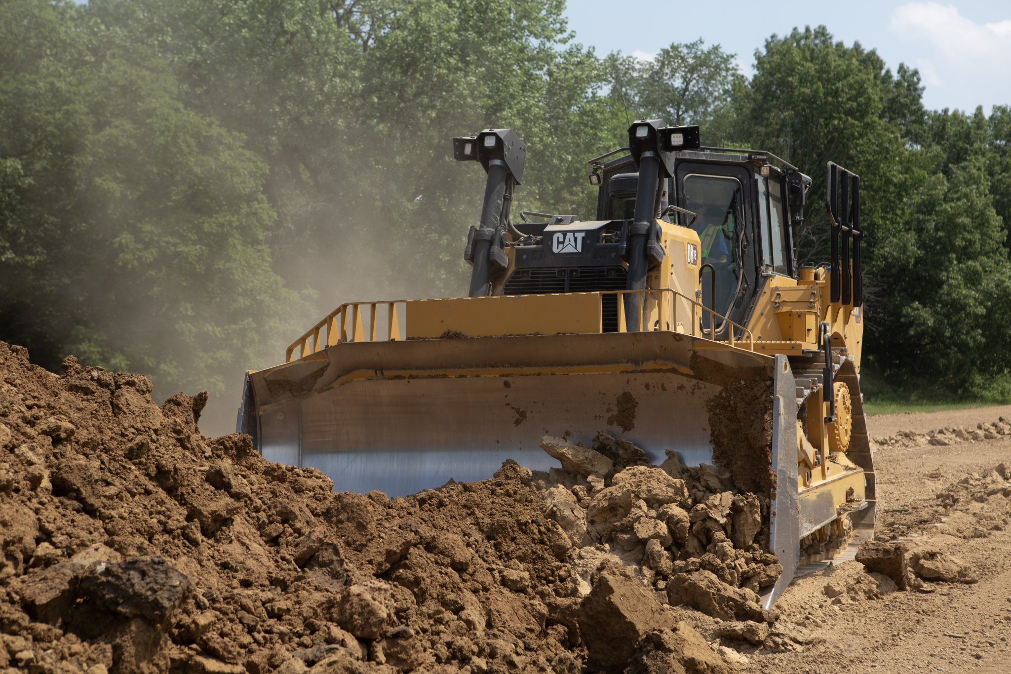 Caterpillar extinde gama de buldozere Next Generation cu transmisie ...